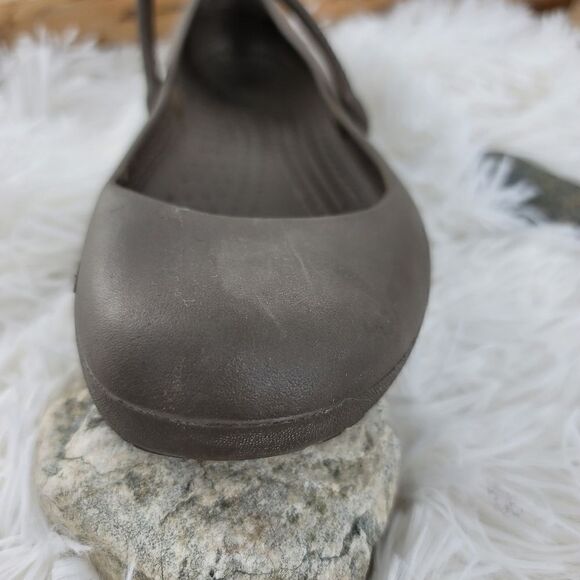 CrocsâAliceâbrownâflats - Picture 4 of 8